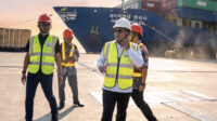 ombudsman di tanjung priok Anggota Ombudsman RI, Abdul Ghoffar, melakukan peninjauan langsung ke New Priok Container Terminal One (NPCT1),Rabu (6/5/2026). (Foto : Ombudsman RI)