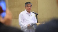 3ca47a03-f27d-4569-a998-1bc8e7ee31e8.jpeg Menteri Ketenagakerjaan Yassierli menegaskan pentingnya pelindungan pekerja yang berlandaskan prinsip kemanusiaan dan amanat konstitusi di tengah perubahan dunia kerja.