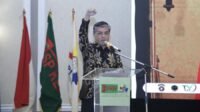 menaker-yassierli-saat-menghadiri-grand-final-pitch-dan-prototype-showcasedemo-genohack-2026-di-institut-teknologi-bandung-itb-1792989234135_169 Menteri Ketenagakerjaan Yassierli saat memberikan arahan dalam Munas VII FSP KEP KSPI di Jakarta,.